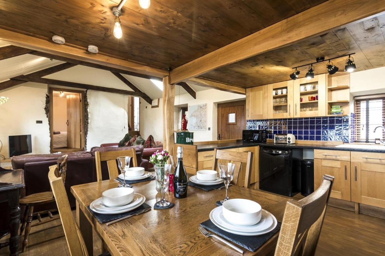 Foxglove - Luxurious Barn Conversion - Blossom Farm Johnston Buitenkant foto
