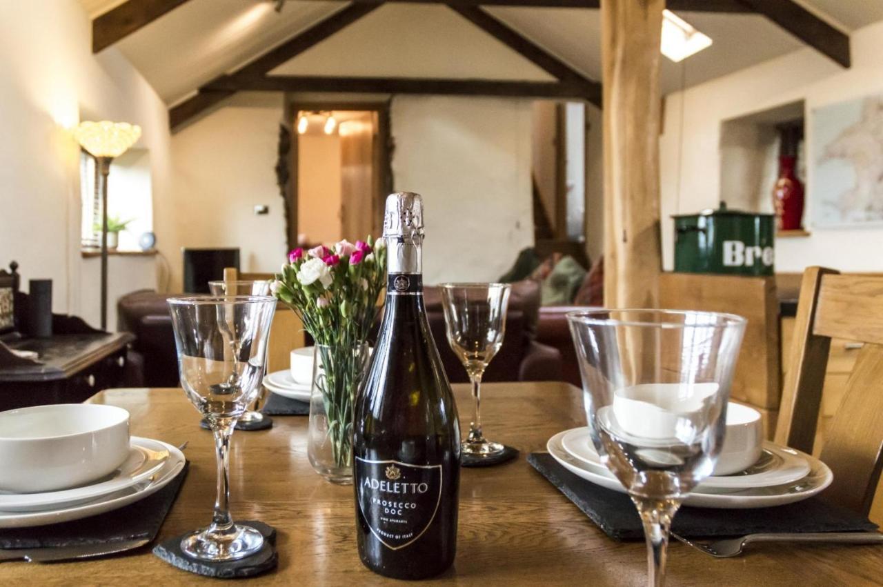 Foxglove - Luxurious Barn Conversion - Blossom Farm Johnston Buitenkant foto